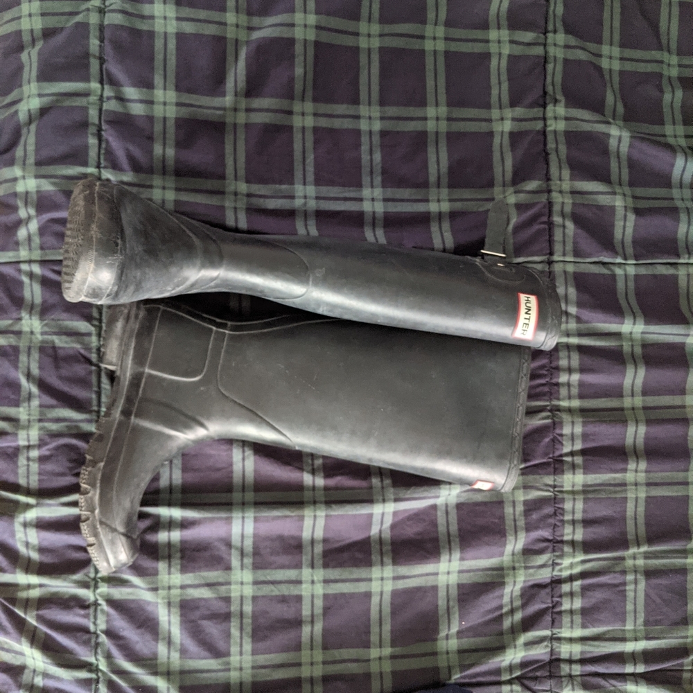 Hunter Boots With 4 Liners - image 1